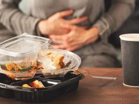 Bác sĩ cảnh báo nguy cơ ngộ độc thực phẩm dịp Tết 0