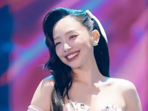 Nữ ca sĩ Việt "bắt trend" nhẹ nhàng, cực duyên của một sao nữ nổi tiếng