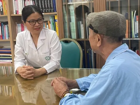 Bác sỹ cảnh báo nguy cơ bệnh ung thư nặng lên do ‘kiêng thuốc mùng Một’