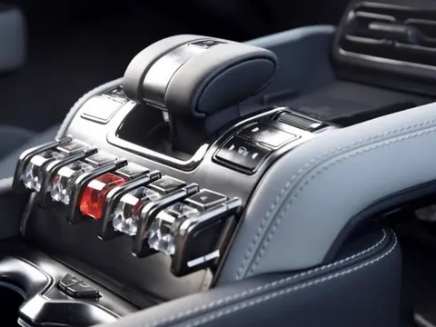 Từ 2027, xe mới ở Trung Quốc có thể phải có nút bấm vật lý để chuyển số, xi-nhan 0