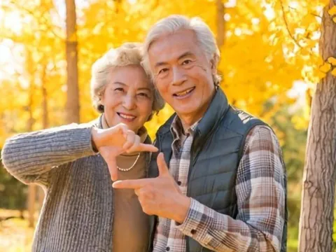 Vợ chồng cùng nghỉ hưu, nhưng tôi chọn nghỉ ngơi tận hưởng cuộc sống, vợ tiếp tục đi làm thêm để lo cho tương lai