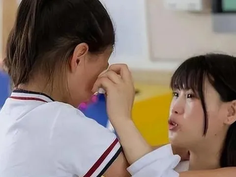 Phản ứng của người mẹ khi con gái bị vu oan là một ví dụ điển hình: Cha mẹ kiên cường sẽ trang bị cho con cái sự tự tin suốt đời