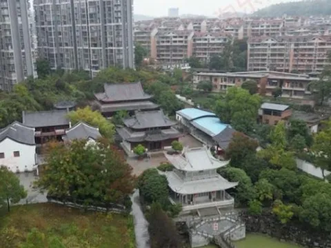 Phát hiện “khối bạc lộ thiên” hơn 1,75 tấn, trị giá hơn 45 tỷ đồng nhưng không ai được phép tháo dỡ