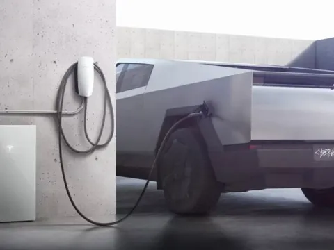 Chủ xe Tesla có thể kiếm tiền nhờ bán điện từ pin 0