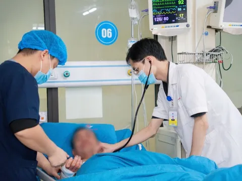 Cấp cứu 2 ca nhồi máu cơ tim có cùng triệu chứng đau ngực 0