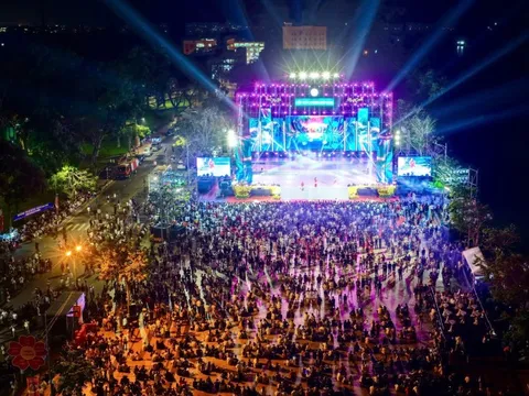 Du lịch Cần Thơ và Đồng Tháp "bùng nổ"