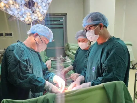 3 giờ căng thẳng cứu bệnh nhân vỡ phình động mạch chủ, nguy cơ tử vong tới 80% 0