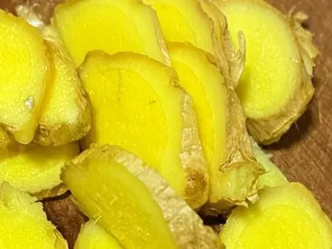 2 năm nấu ăn gì cũng cho gừng, người phụ nữ 53 tuổi sau tái khám, bác sĩ ngạc nhiên hỏi “Chị đã làm gì?”