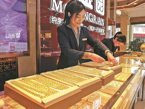 Phát hiện người đàn ông vừa bán vàng lãi đậm 38 tỷ đồng đã lập tức thực hiện hơn 2.000 giao dịch chuyển khoản