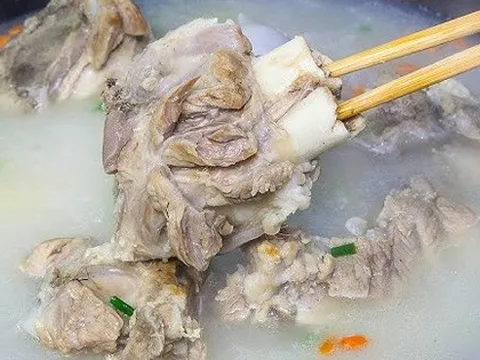 4 loại canh "phá thận" nếu uống nhiều, bác sĩ nhấn mạnh loại đầu tiên có thể gây suy thận, ngưng tim nhanh chóng