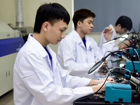 Ngành “kén” sinh viên bậc nhất Việt Nam: Chỉ dành cho top 25% tinh hoa toàn quốc, mức lương 100 triệu/tháng