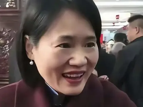 Nữ nhân viên chốt đơn hơn 190 tỷ đồng ngày khai xuân "gây bão" ngành sales, ông chủ làm ngay 1 ĐIỀU