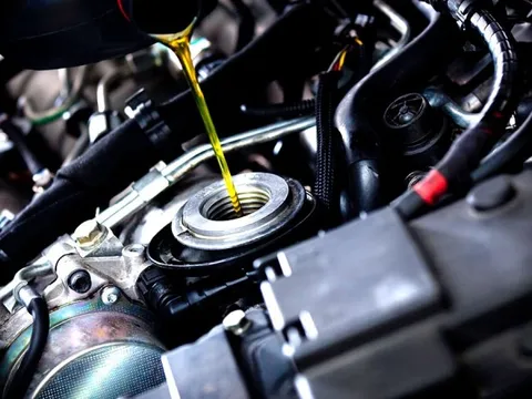 Dầu động cơ sẫm màu có cần thay ngay? 0