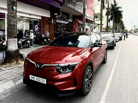 Tiết kiệm tới 25 triệu đồng tiền nhiên liệu mỗi tháng sau khi mua VinFast VF 8 0