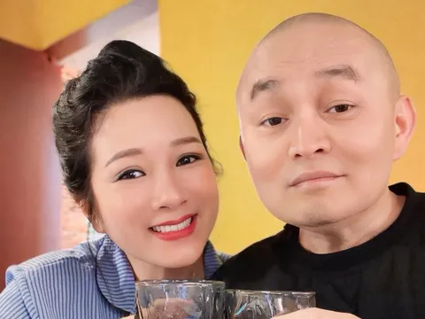 Nữ NSƯT nức tiếng showbiz trở thành "cô dâu" ở tuổi xế chiều cùng danh hài Xuân Hinh gây chú ý