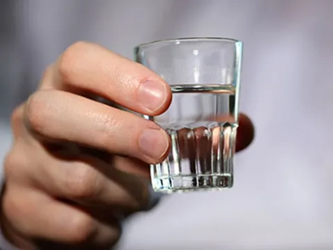 Điều gì xảy ra với não và gan nếu uống rượu 3-4 buổi mỗi tuần? 0