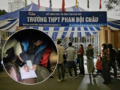 Phụ huynh đội mưa chờ nộp hồ sơ lớp 10 cho con từ 1-2h sáng: Nhà trường lên tiếng