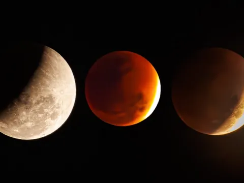 Toàn cảnh "trăng máu" tại TP.HCM tối ngày 3/3