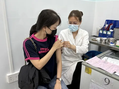 Người dân đi tiêm vaccine phòng bệnh dại tăng vọt sau Tết 0