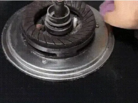 Cách làm sạch bếp gas cực kỳ đơn giản với bột nở, giấm và muối 0