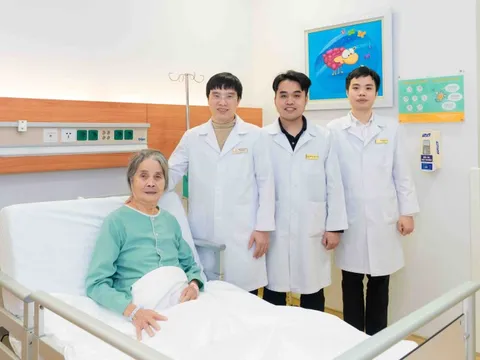 Phẫu thuật nội soi não trong không gian hẹp, giành lại sự sống cho bệnh nhân 0