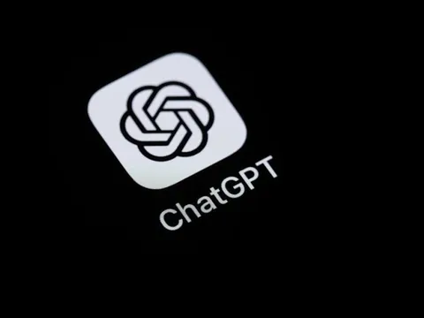 OpenAI ký hợp đồng với Lầu Năm Góc: Gỡ ChatGPT tăng 295%, đánh giá 1 sao tăng 775%