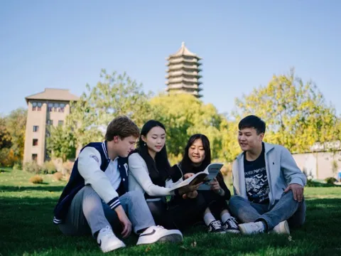 Anh dừng cấp visa du học cho 4 quốc gia