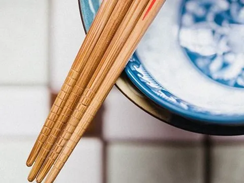 Gia đình 4 người lần lượt qua đời vì ung thư: Đũa có 2 dấu hiệu này có thể thành “ổ độc tố”, ăn phải 1mg cũng đủ gây bệnh