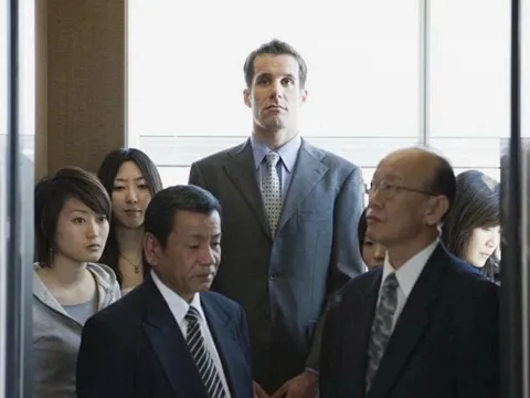 Phát hiện mối liên hệ giữa tuổi thọ và chiều cao: Người cao hay người thấp sống thọ hơn?