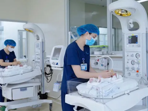 Cùng chuẩn quốc tế, sinh con ở Mỹ hết tiền tỷ, Việt Nam chỉ vài chục triệu