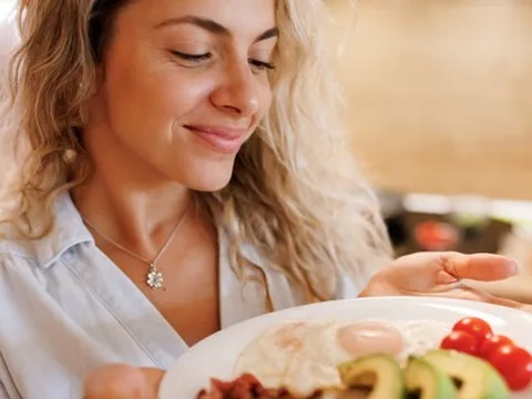 5 thói quen cực tốt cho huyết áp và cholesterol: Làm đúng thì tim mạch rất "biết ơn"