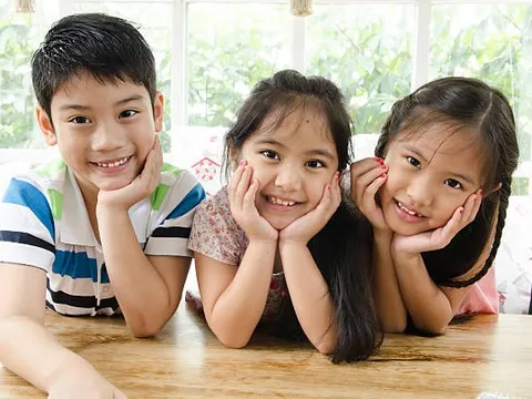 Nghiên cứu: 1 DẤU HIỆU từ khi trẻ lên 5 tuổi cho thấy về sau trẻ giàu có hay hay rơi vào cảnh túng thiếu
