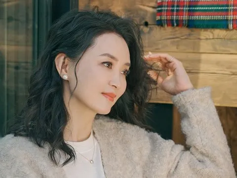 Nhan sắc không thể tin ở tuổi U60 của "mỹ nhân đẹp nhất Hoàn Châu Cách Cách"