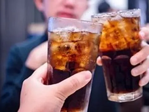 Loại nước "phá gan, hại thận" nhanh hơn cả rượu bia, nhiều người Việt lại thích mê, uống mỗi ngày mà không hay biết