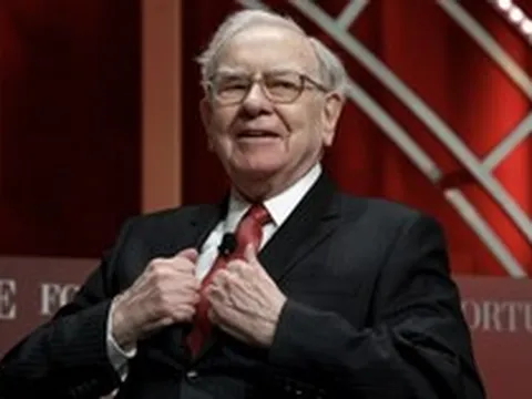 Tỷ phú huyền thoại Warren Buffett tiết lộ 3 bước tiết kiệm đơn giản: Người bình thường cũng có thể đổi đời nếu LÀM ĐÚNG THỨ TỰ