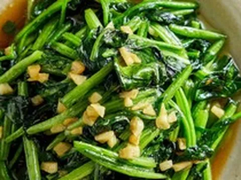 Loại rau được ví như "mỹ phẩm tự nhiên", giúp da sáng, giảm tàn nhang, dưỡng tóc đen và bóng hơn, chợ Việt bán rất rẻ