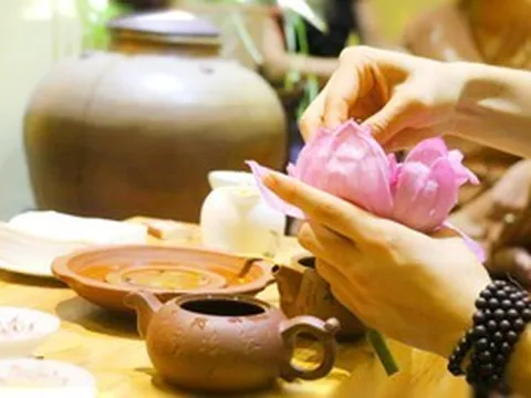 Một ấm trà, trọn kiếp người