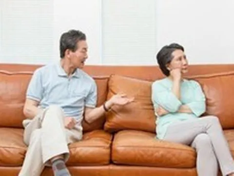 Vợ nghỉ hưu sớm với 7 triệu/tháng, tôi đòi chia đôi chi phí sinh hoạt: 5 năm sau, cô ấy sống nhàn hơn tôi