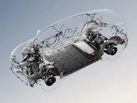 Lucid thông tin chi tiết về khung Midsize sắp ra mắt và công bố các nguồn doanh thu định kỳ mới, vạch ra lộ trình chặt chẽ để đạt quy mô lợi nhuận bền vững.