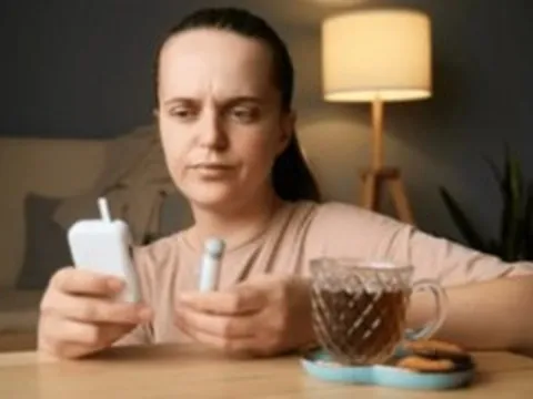 3 thói quen hằng ngày khiến đường huyết tăng vọt dù bạn không ăn gì