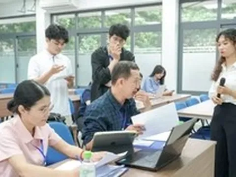 Thu nhập giảng viên trường tốp đầu TPHCM lên tới 85 triệu đồng