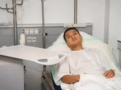 Uống loại nước này mỗi ngày, người đàn ông 47 tuổi phải cấp cứu vì suy thận, bác sĩ cảnh báo: “Tủ lạnh nhiều gia đình đều có”