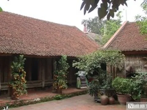 Chuyện những người sống trong nhà cổ gần 300 năm