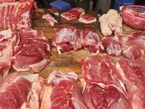 Mẹo "xương máu" phân biệt thịt lợn tươi - ôi, người bán không bao giờ qua mắt được bạn