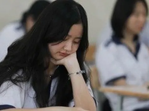 Sĩ tử 2k11 ở Hà Nội lo lắng vì điểm thi thử thấp trước kỳ thi lớp 10 căng thẳng hơn thi đại học: "Giấc mơ dần biến mất"