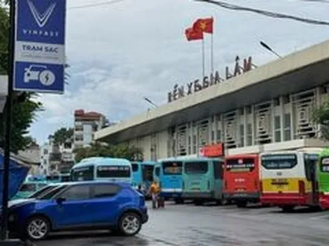 Mô hình trạm sạc tích hợp tại bến xe tạo thuận lợi cho tài xế dịch vụ