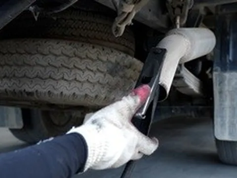 Cục Đăng kiểm: Không đạp hết ga, kết quả đo khí thải chỉ là 'sạch giả tạo'