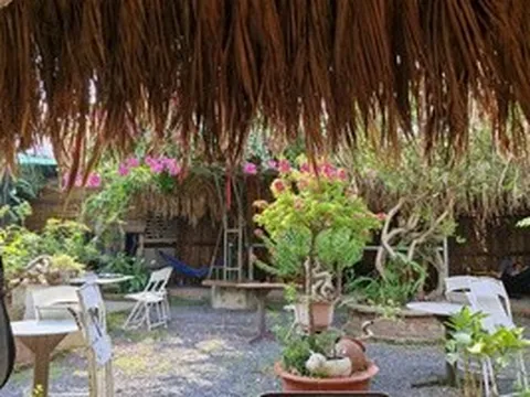 Quán cà phê ta hẹn...