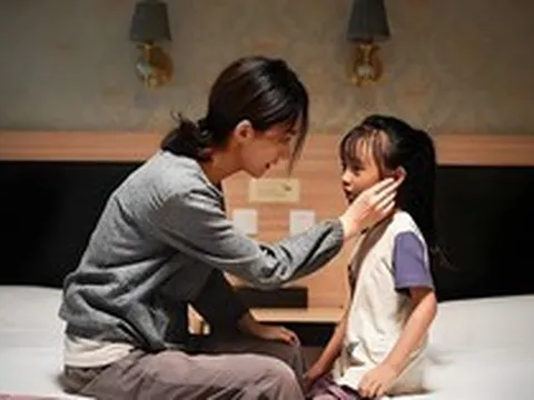 Hiệu ứng “lâu đài cát“: Cha mẹ thông minh phải biết quy tắc 30% để con không “ngợp” trước áp lực cuộc đời