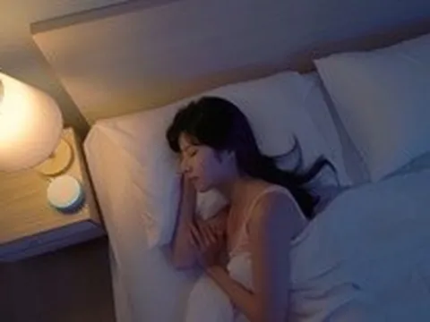 Bật đèn ngủ mỗi đêm, cô gái 20 tuổi tăng lên 100kg: Chuyên gia cảnh báo thói quen nhiều người đang mắc